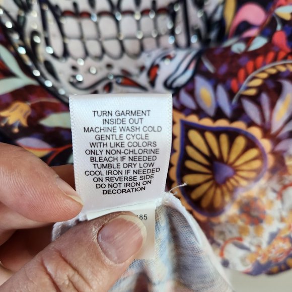 One World Live and let Live colorful skull blouse. Small - Picture 4 of 5